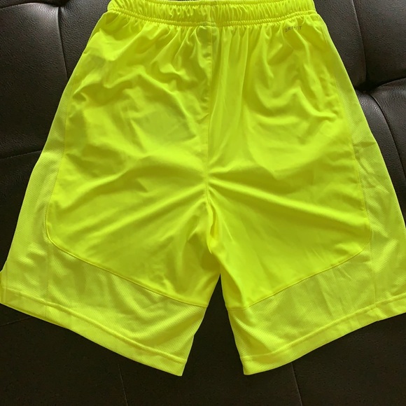 Nike - Picture 6 of 8